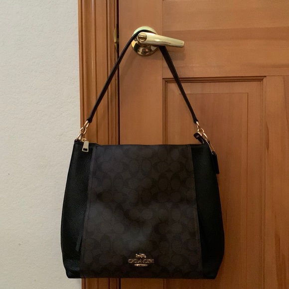 Handbags - Coach Shoulder bag